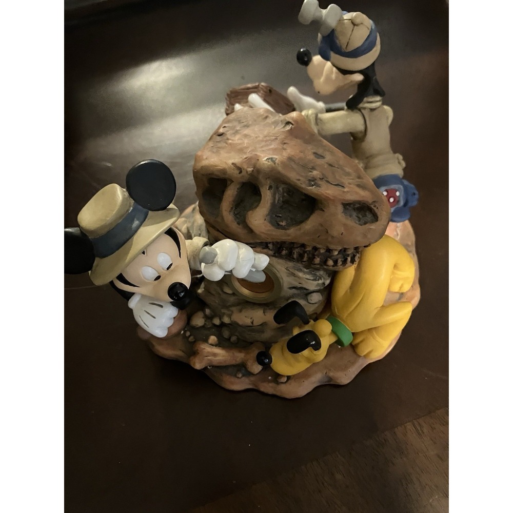 Disney Animal Kingdom Big Dig In The Boneyard Dinosaur Mickey Mouse Goofy Clock